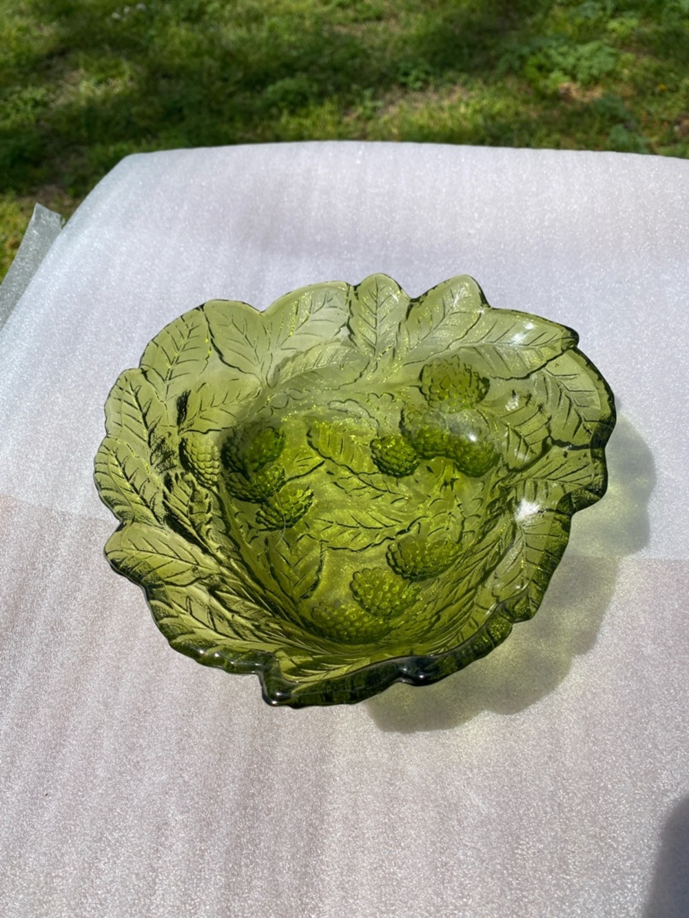 Indiana Glass Olive Green Leaf & Berry Glass Serving Bowl